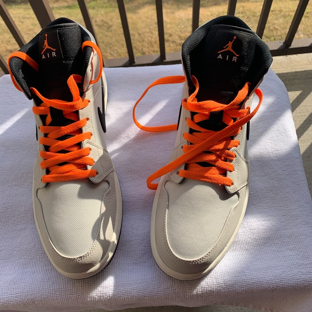 Air Jordan 1 Mid SE Sz 11